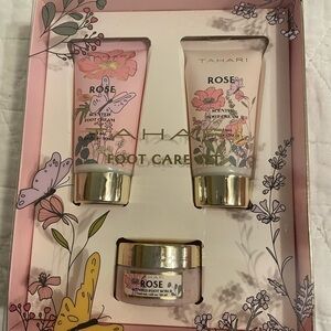 Tahari Rose Scented Hand & Foot Care Set - Pink and Gold